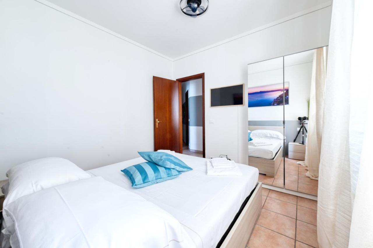 Wolf House - Peschiera Holiday - Jacuzzi Privata 페스키에라델가르다 외부 사진